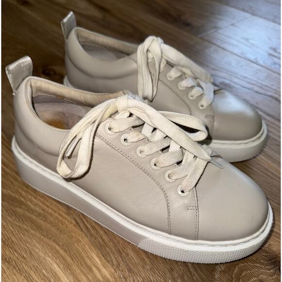 J Slides NYC  Size 7  Beige Lace Up Platform Modern Sneakers. - T6 - Picture 1 of 9